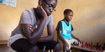 കറുപ്പ്, വെളുപ്പ്, വിശപ്പ്…ഫിയോനയുടെ വഴിത്താരകള്‍