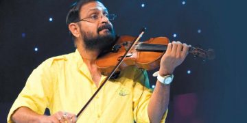 മൗനം സ്വരമായ് , കാതോട് കാതോരം