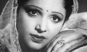 വിശ്വവിഖ്യാതമായ മുത്തവും ദേവിക റാണിയും തമ്മില്‍