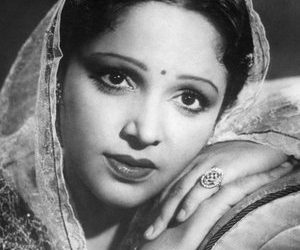 വിശ്വവിഖ്യാതമായ മുത്തവും ദേവിക റാണിയും തമ്മില്‍