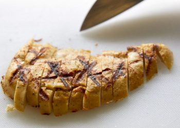 ലാബില്‍ പിറക്കുന്ന കോഴിയിറച്ചി തീന്‍മേശയിലേക്ക്