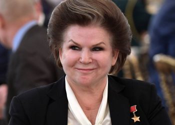 തൊപ്പിമാറ്റൂ ആകാശമേ ഞാനിതാ വരുന്നൂ…