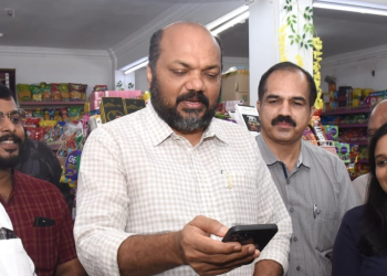 മെയ്ക് ഇൻ കേരളക്ക് പ്രോത്സാഹനവുമായി മന്ത്രി പി രാജീവ് ;  റേഷൻ കടകളിൽ പ്രാദേശിക ഉൽപ്പന്നങ്ങൾക്ക് ഇടം ഒരുക്കും