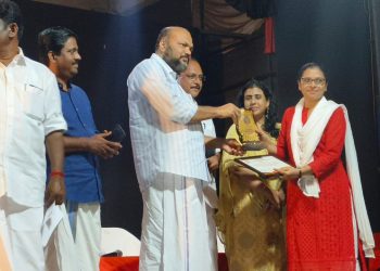 കെ എം ഹംസക്കുഞ്ഞ് ജനകീയപുരസ്കാരം ദീപാ വർമ്മക്ക്