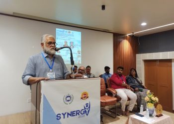 അതിജീവനത്തിന്റെ വിദ്യാഭ്യാസലോകത്ത് കരുതലോടെ നീങ്ങണം: എം വി നാരായണൻ